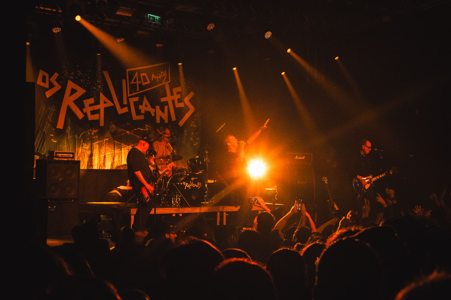 Uma festa punk! Show de 40 anos da banda Os Replicantes